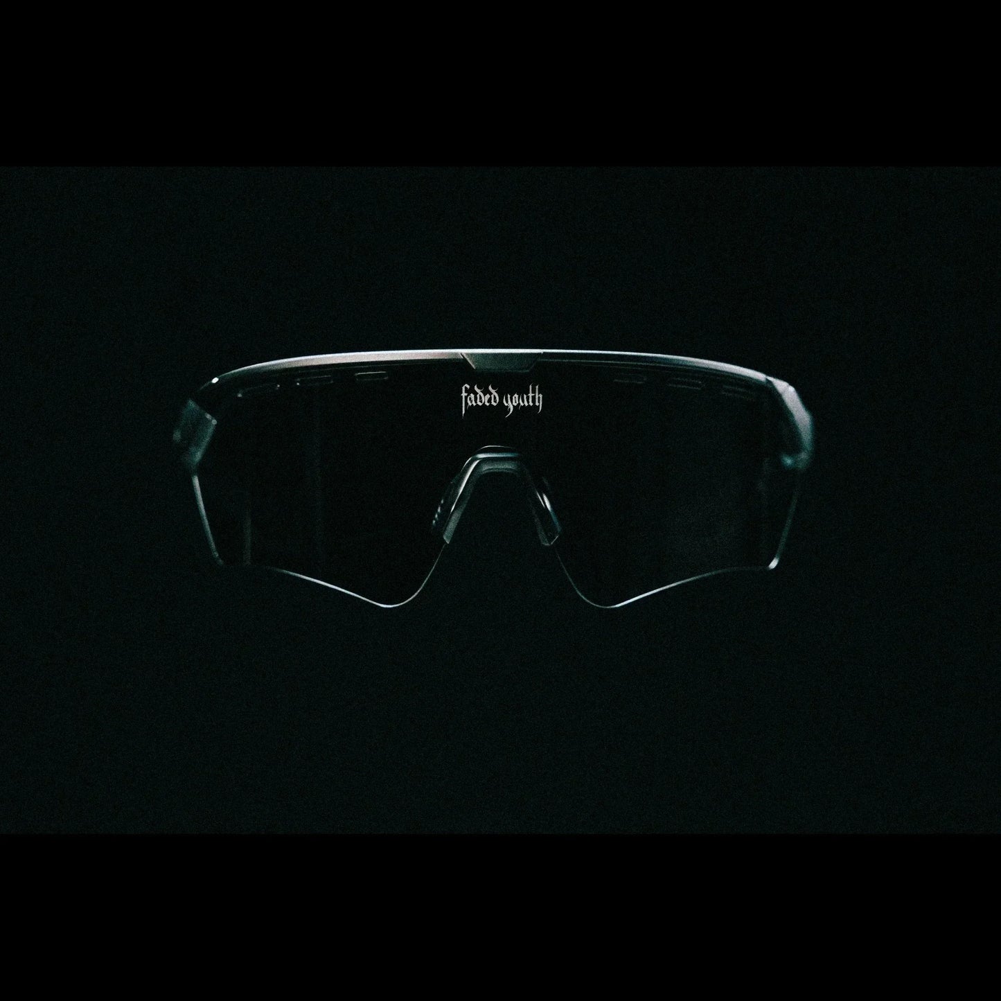 Technical designer sunglasses made of TR90 with polycarbonate lenses