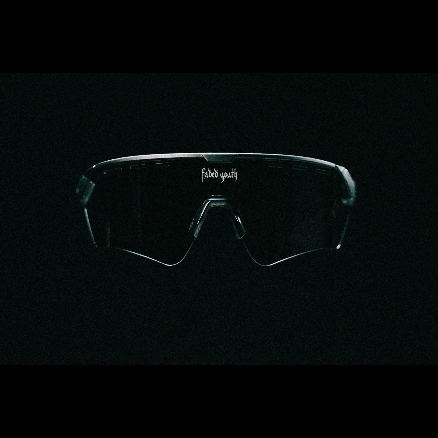 Technical designer sunglasses made of TR90 with polycarbonate lenses
