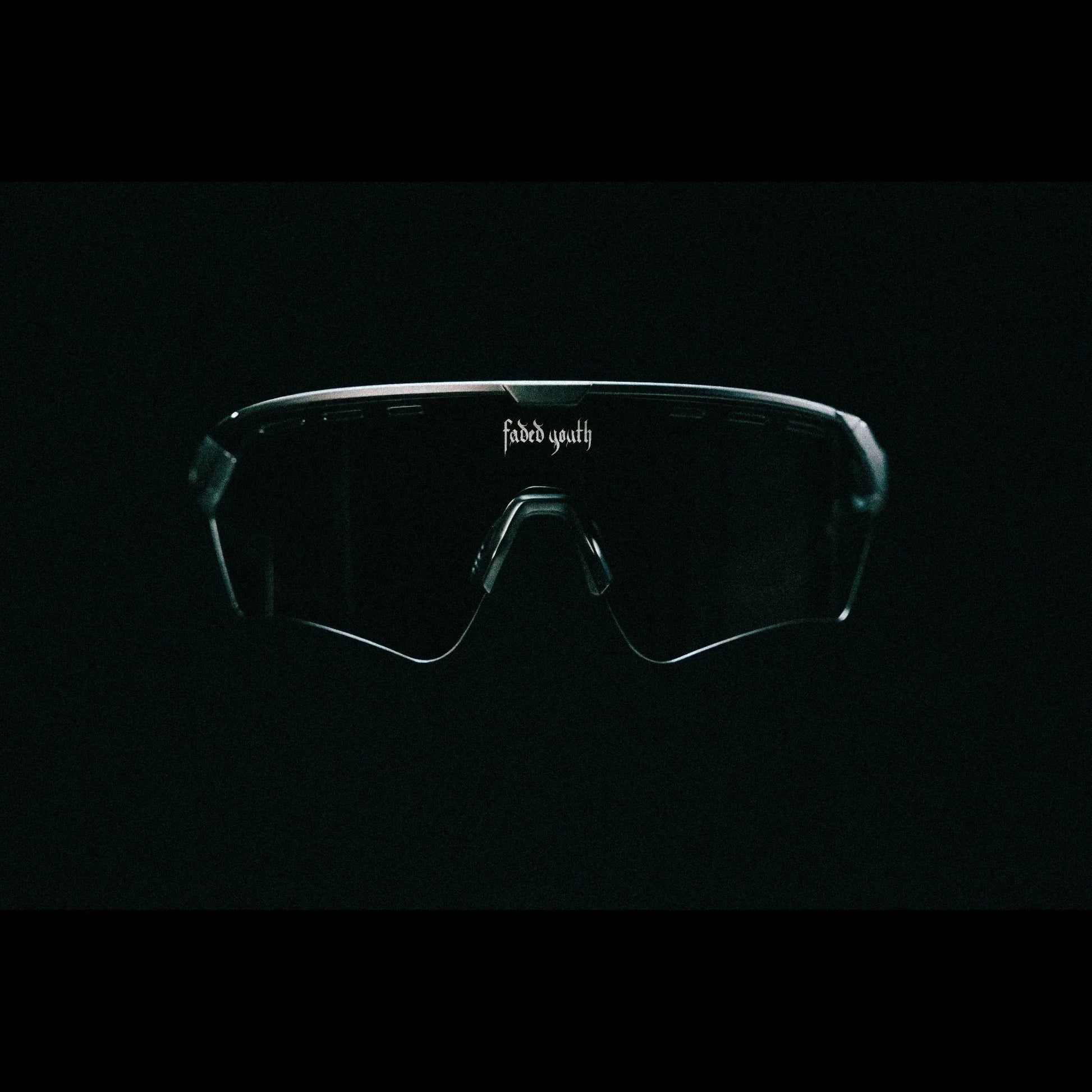 Technical designer sunglasses made of TR90 with polycarbonate lenses
